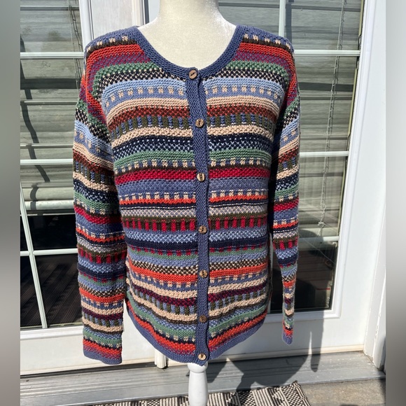 Northern Isles Sweaters - Northern Isles Beautiful Sweater. L